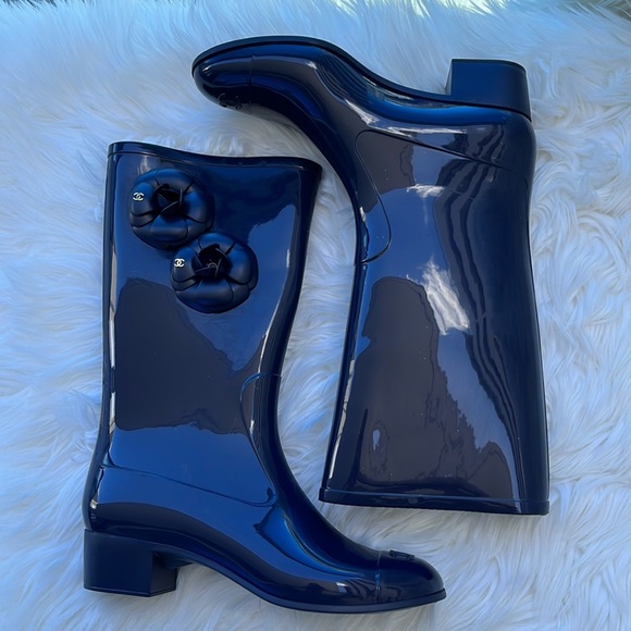 Authentic NWOB Chanel Navy Blue Rubber Camellia Flower Rain Boots - Picture 5 of 16